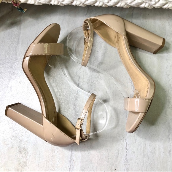 Heart in D nude block heel sandals - Picture 3 of 9